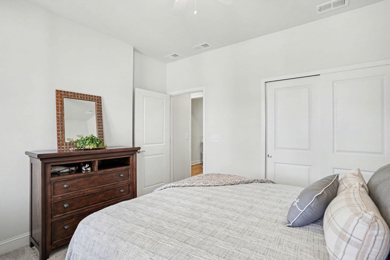 1233 Coneflower Way Photo 17