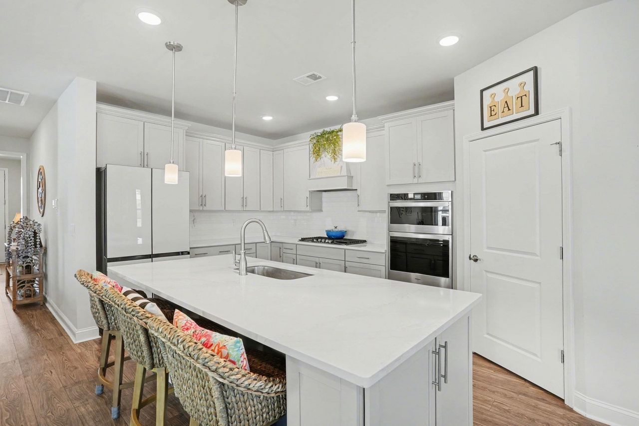 1233 Coneflower Way Photo 8