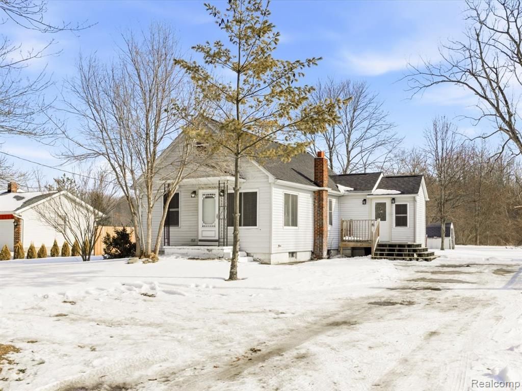 229 Michigan Avenue, Marysville, MI 48040 Main Photo