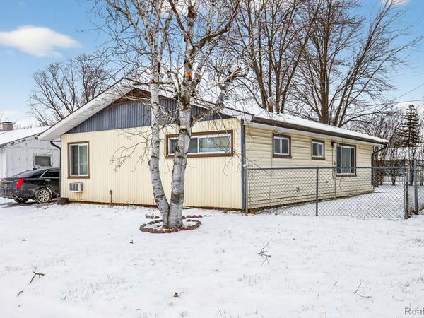 2835 Kensington Drive, Saginaw, MI 48601