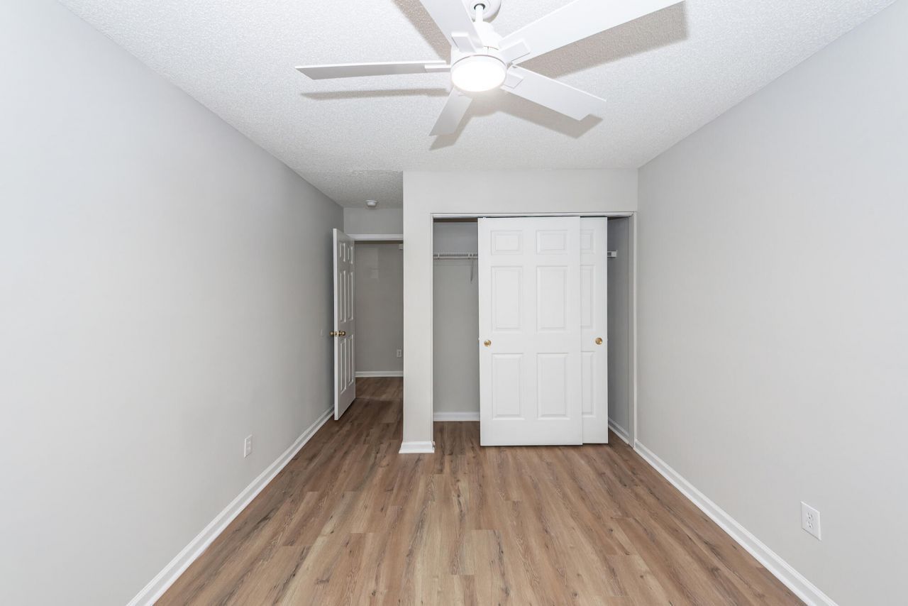 5009 Wigmore Street Photo 14