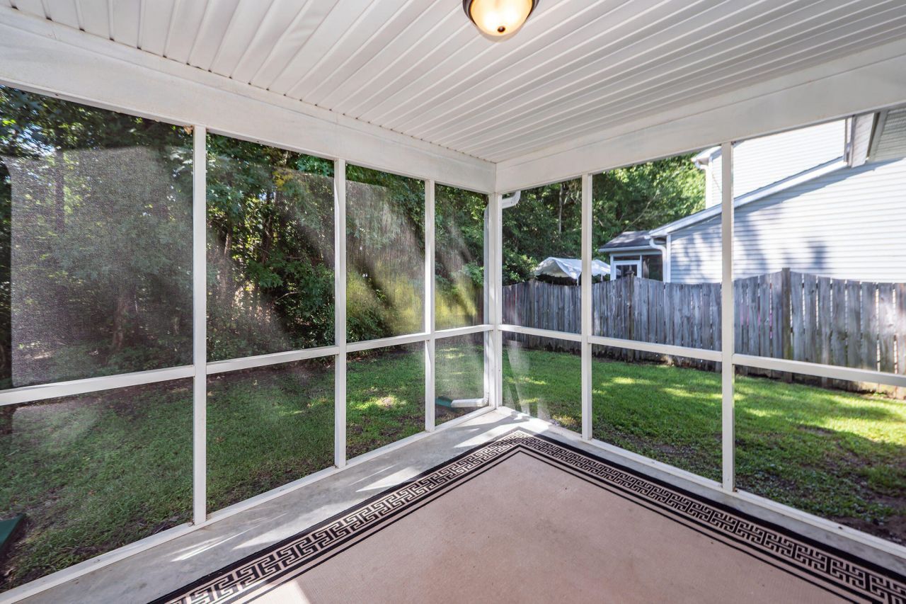 5009 Wigmore Street Photo 25