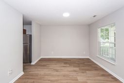 5009 Wigmore Street photo 4