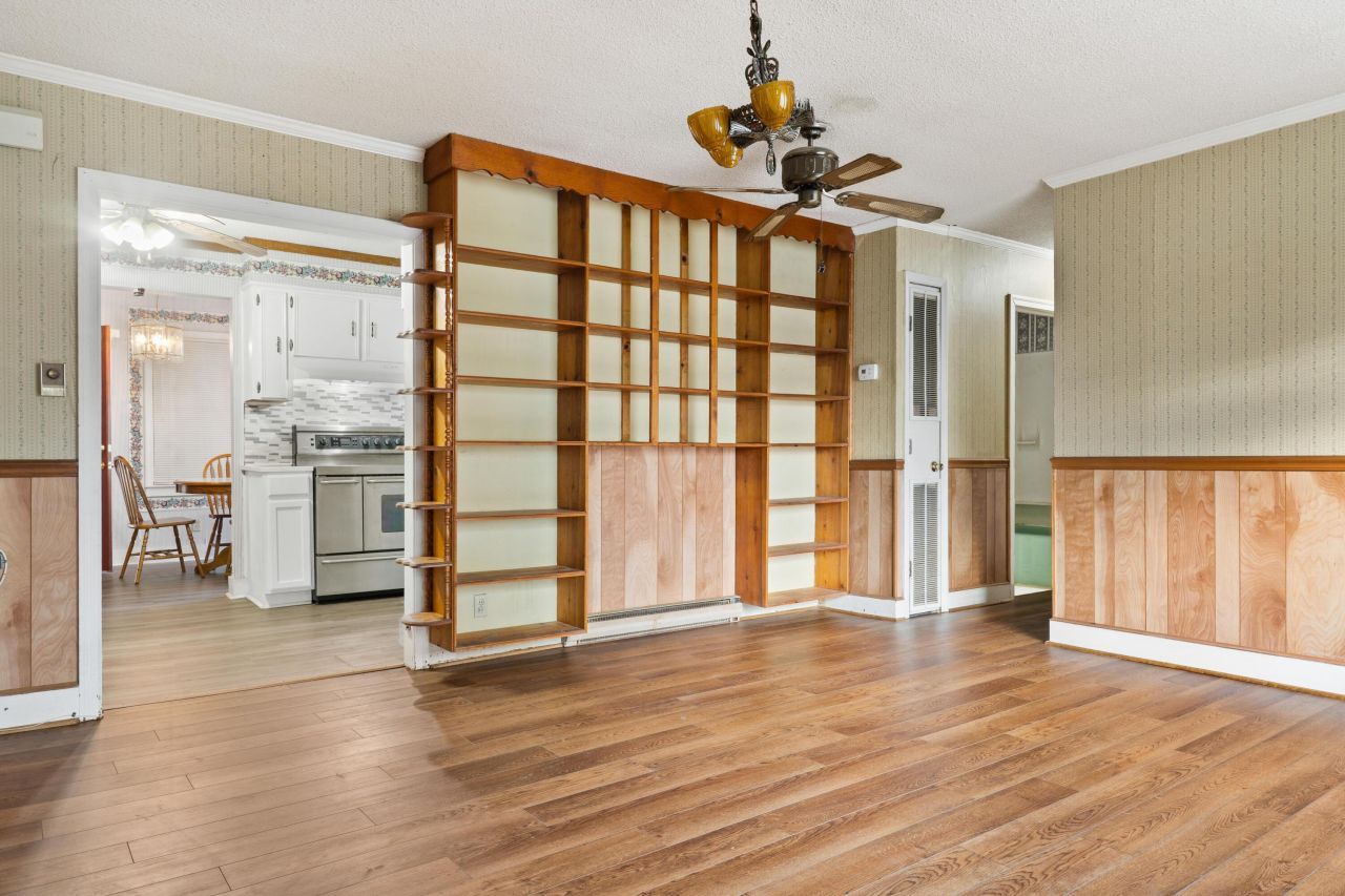 751 North Street Photo 9