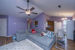 204 Corsair Street photo 4