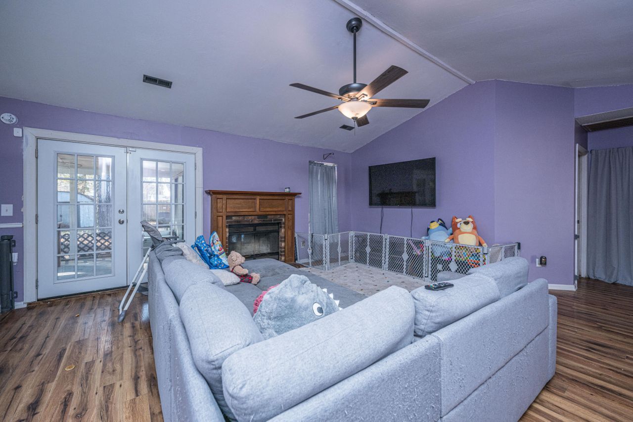 204 Corsair Street Photo 5