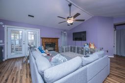 204 Corsair Street photo 4