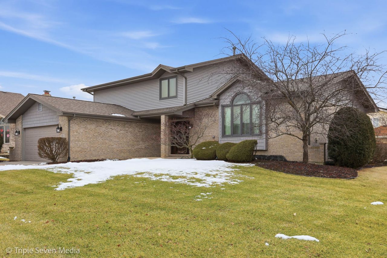 8101 Highfield Court, Tinley Park, IL 60487 Main Photo