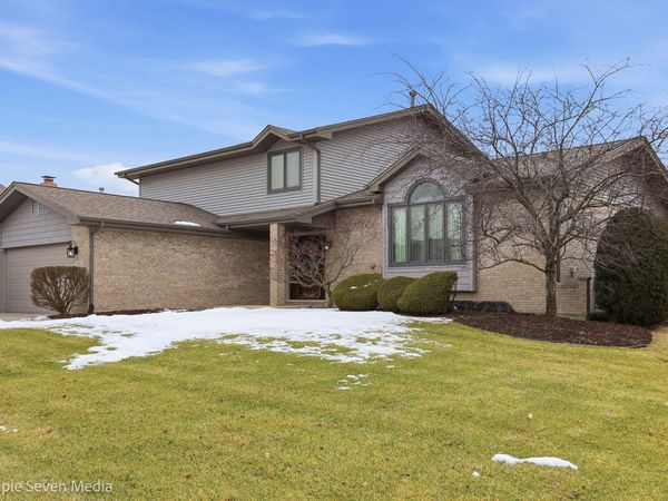 8101 Highfield Court, Tinley Park, IL 60487