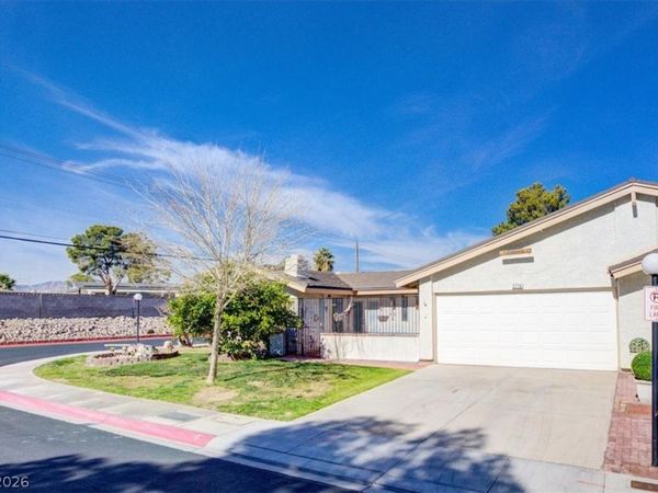 5716 Roseridge Avenue , Las Vegas, NV 89107