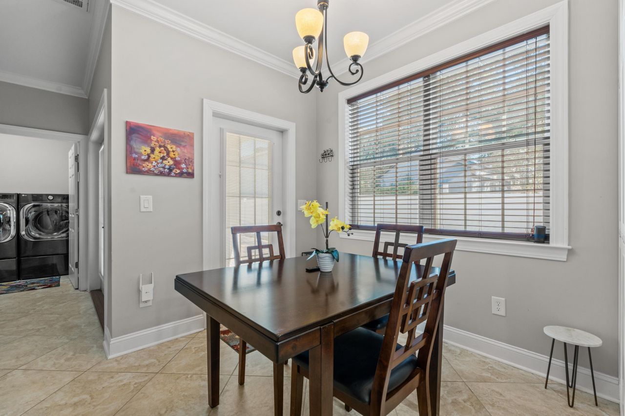 94 Oak Dr. S Photo 12