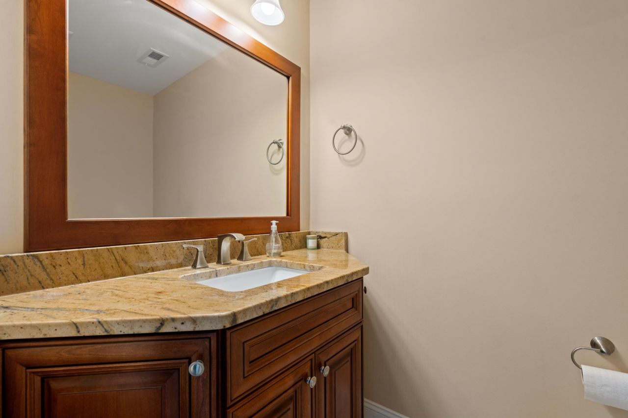 94 Oak Dr. S Photo 21