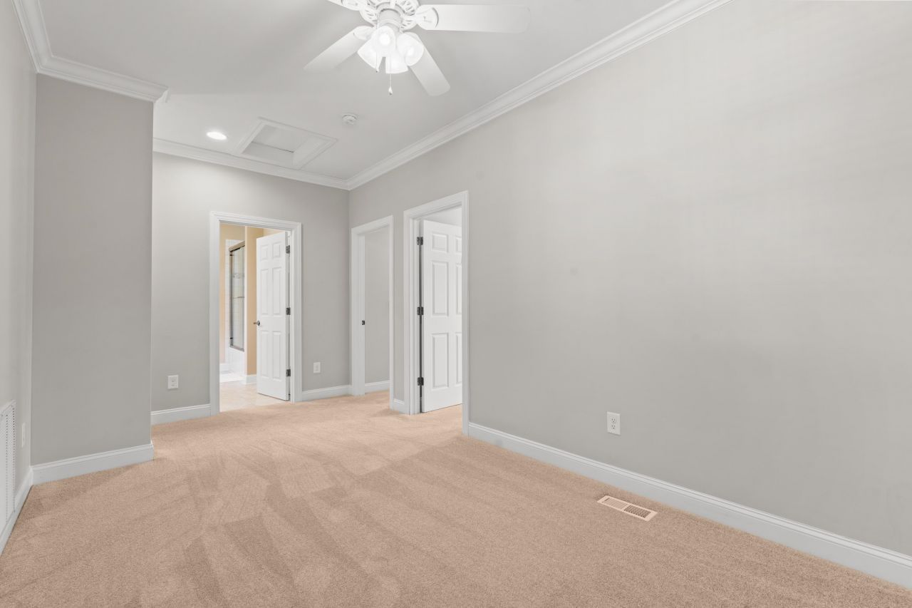 94 Oak Dr. S Photo 23