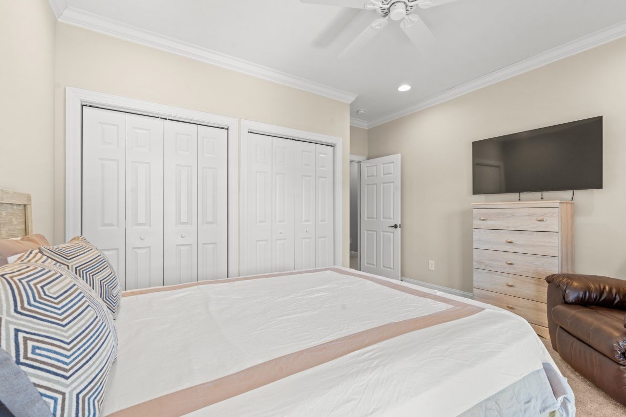 94 Oak Dr. S Photo 25