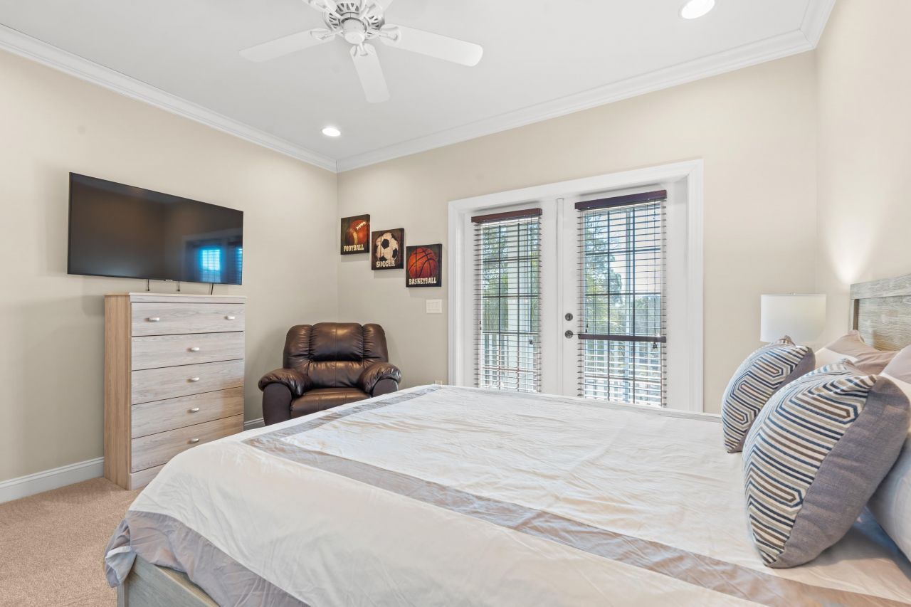 94 Oak Dr. S Photo 26