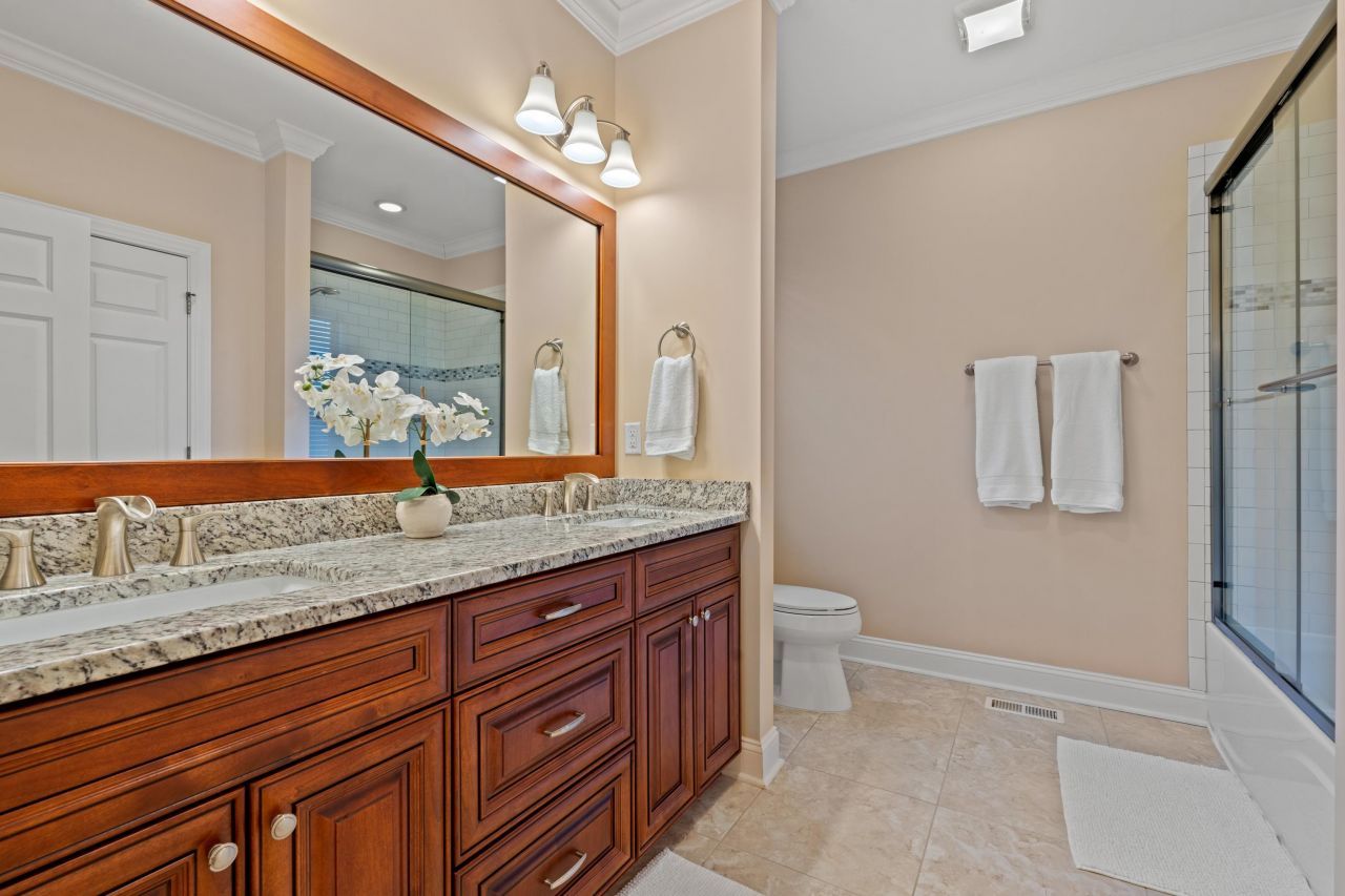 94 Oak Dr. S Photo 32