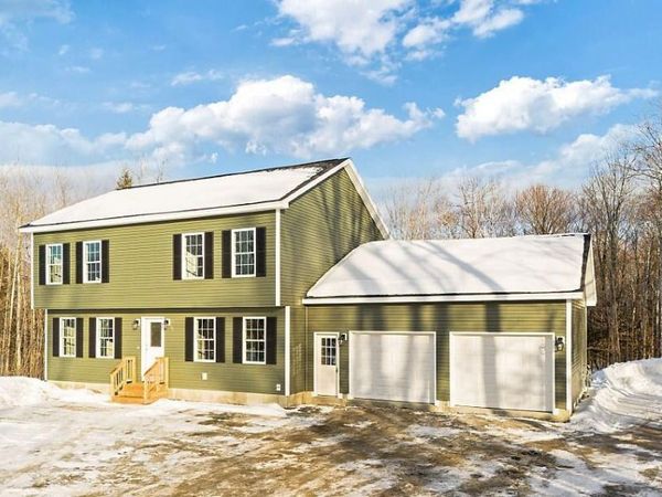 11 Pleasant Road, Sidney, ME 04330