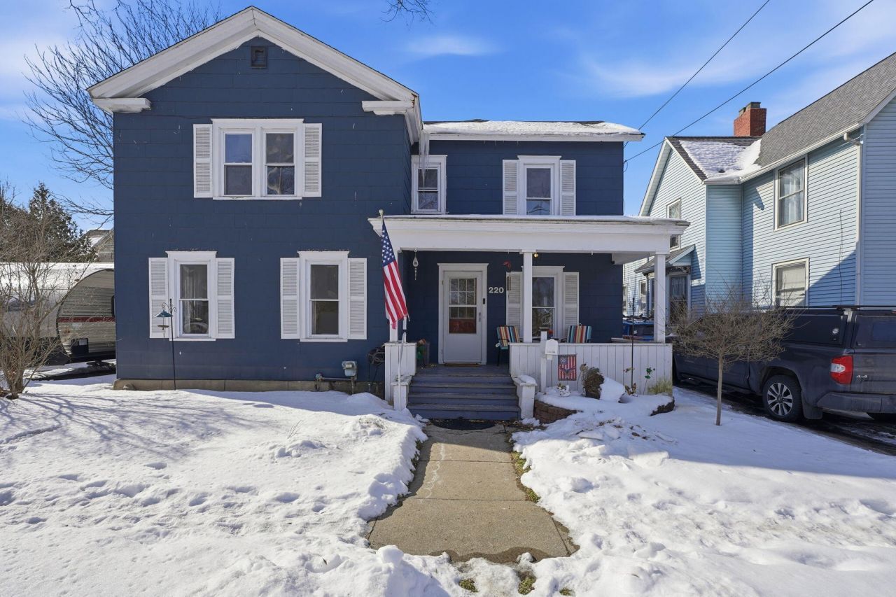 220 S Park Street, Hastings, MI 49058 Main Photo