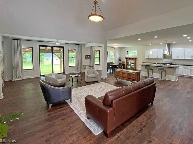 8860 Sharp Road, Olmsted Township, OH 44138 Photo 4