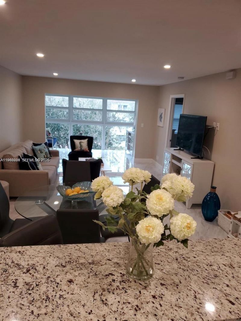 1501 S Ocean Blvd , Unit 323, Lauderdale by the Sea, FL 33062 Photo