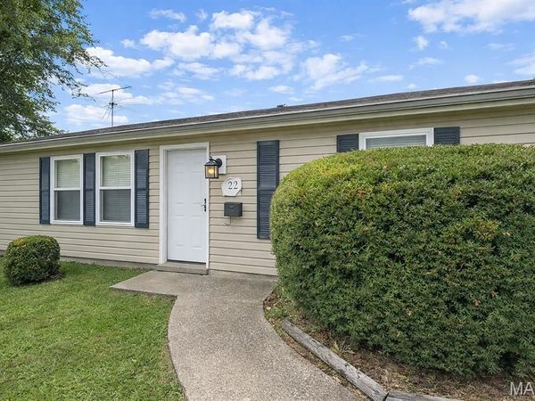 122 Lazarcheff Drive, Cahokia, IL 62206