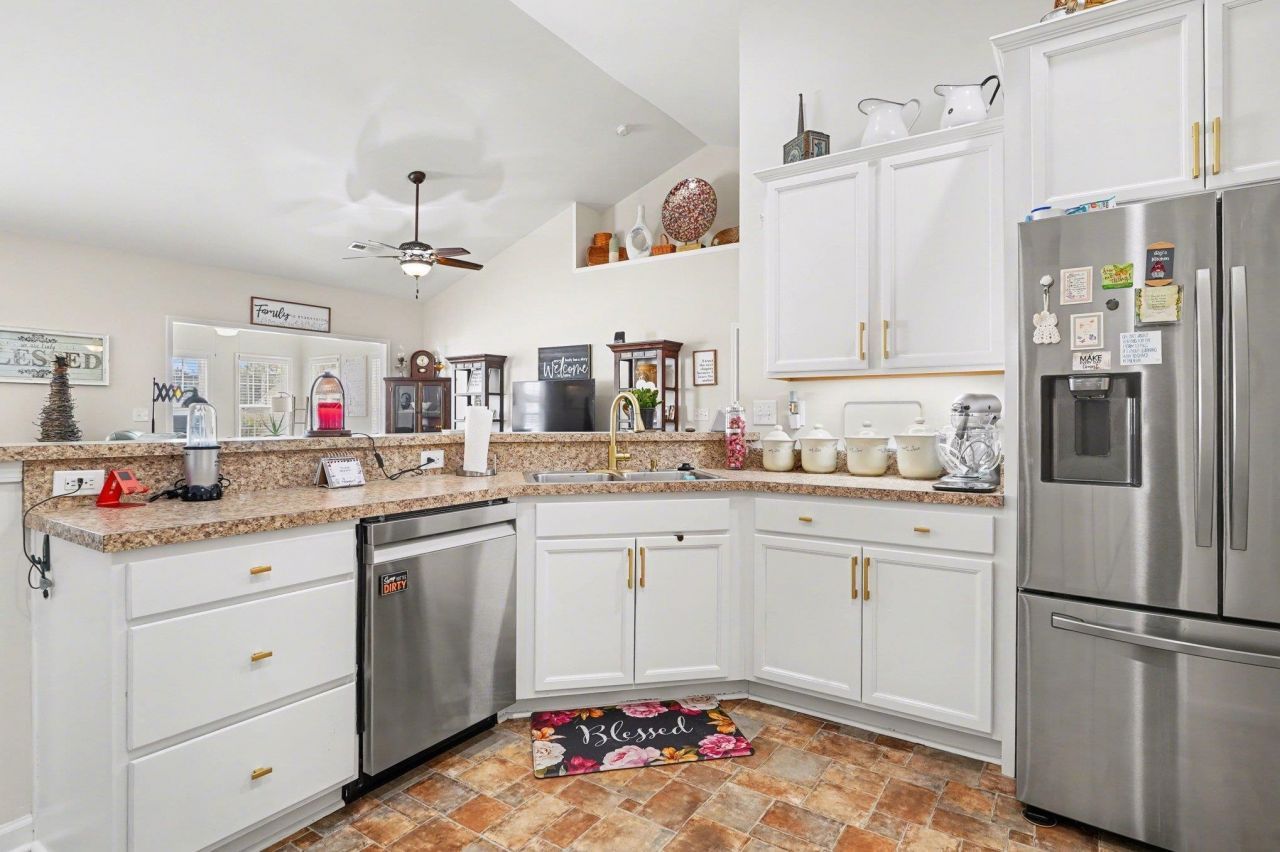 206 Oak Landing Dr. Photo 11