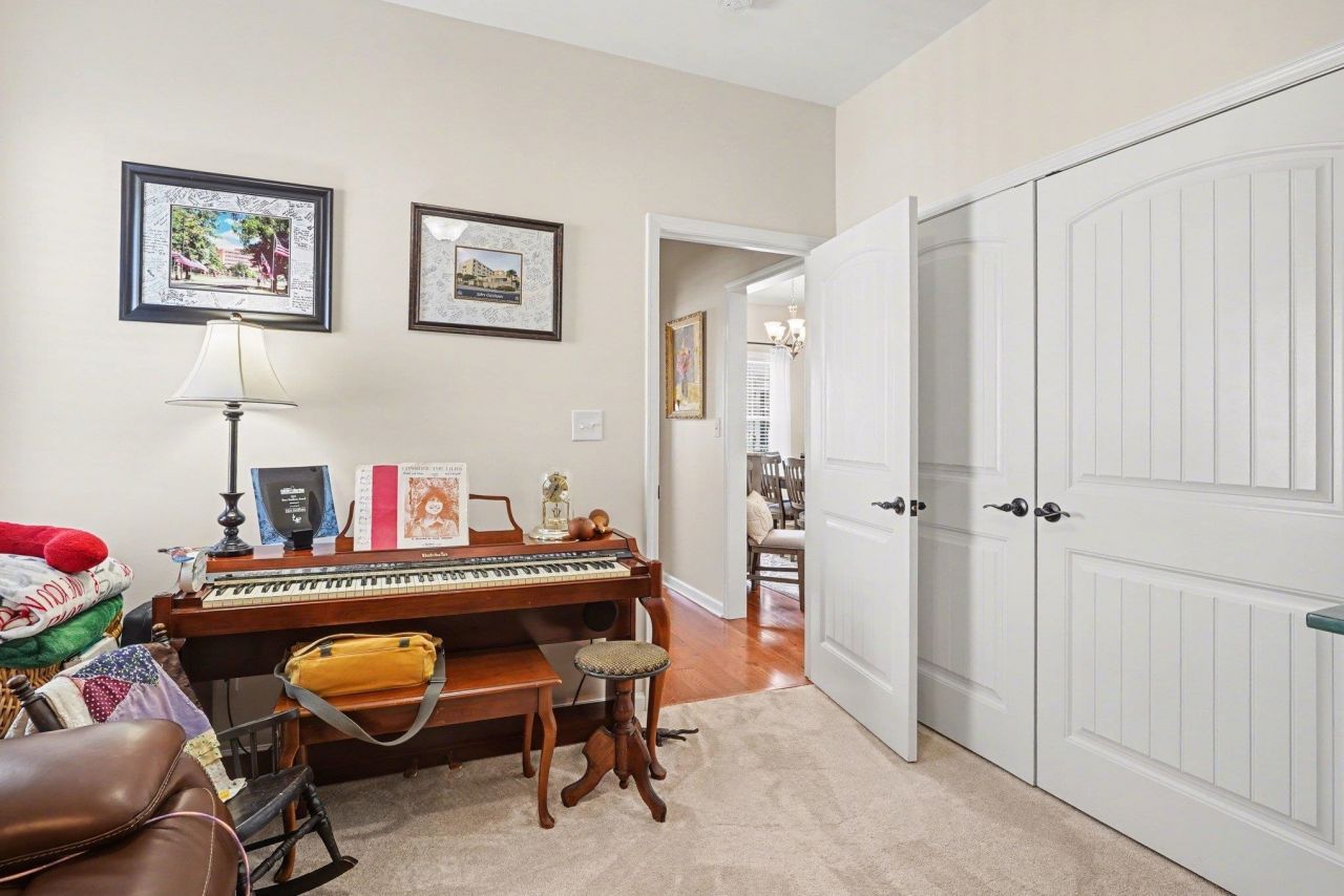 206 Oak Landing Dr. Photo 21