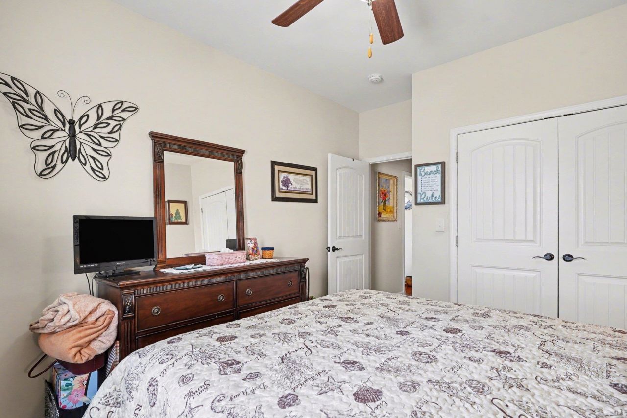 206 Oak Landing Dr. Photo 24