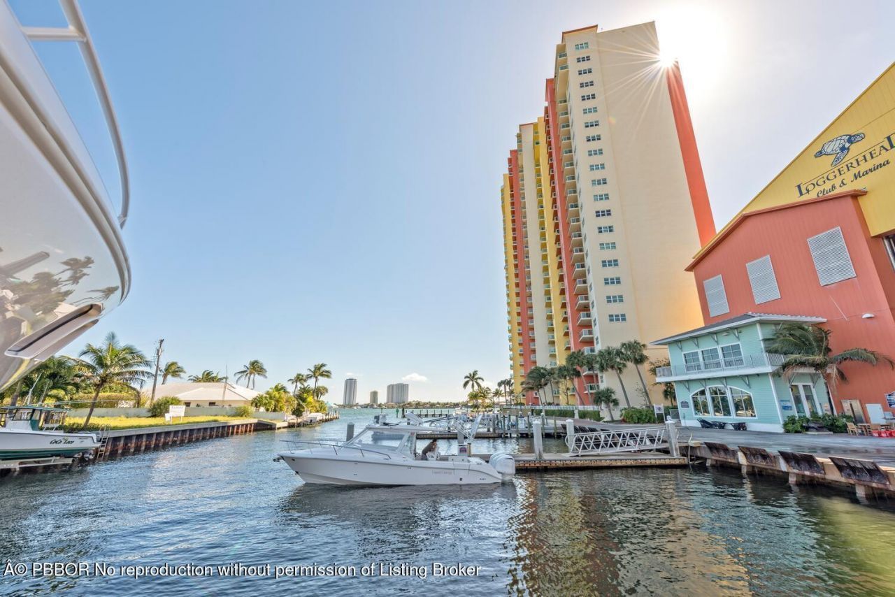 2650 Lake Shore Drive, Unit 1602, Riviera Beach, FL 33404 Photo