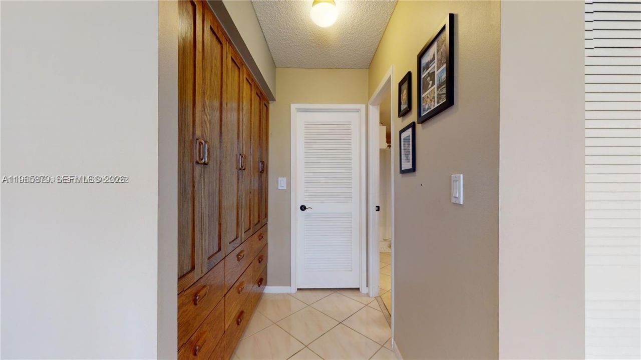 2500 Parkview Dr, Unit 417, Hallandale Beach, FL 33009 Photo