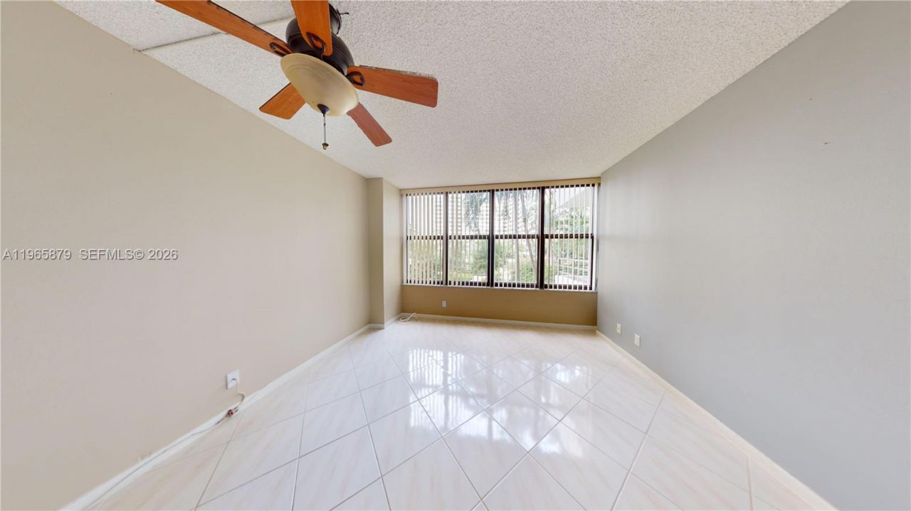 2500 Parkview Dr, Unit 417, Hallandale Beach, FL 33009 Photo
