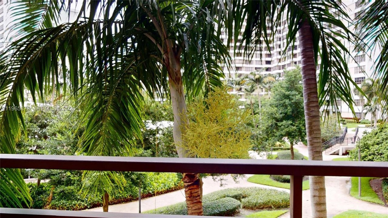 2500 Parkview Dr, Unit 417, Hallandale Beach, FL 33009 Photo