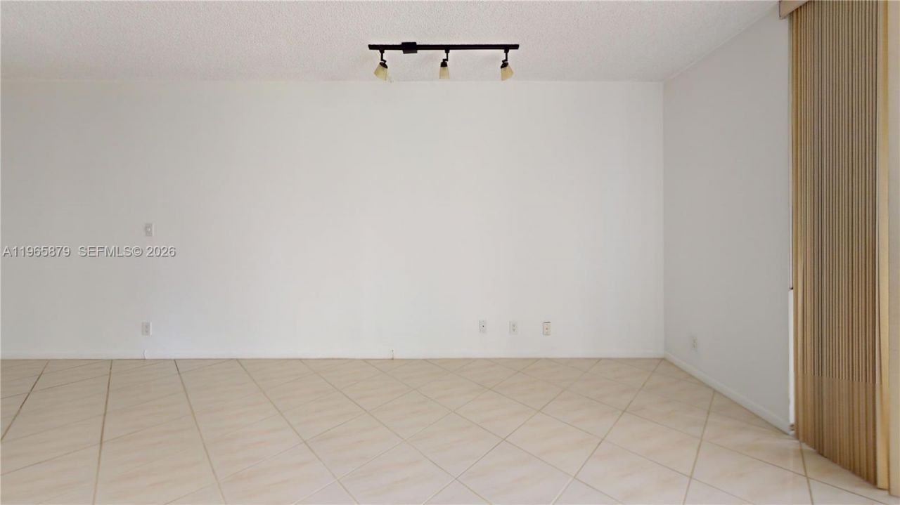 2500 Parkview Dr, Unit 417, Hallandale Beach, FL 33009 Photo