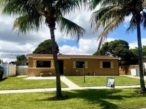 1481 SW 7th Ter, Deerfield Beach, FL 33441