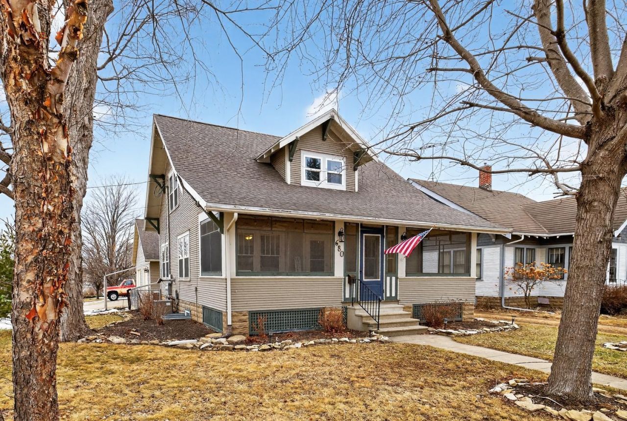 680 3rd Street W, Zumbrota, MN 55992 Main Photo