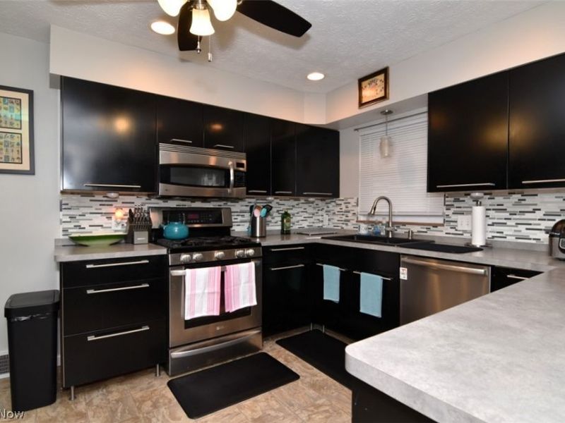 4319 W 56th Street, Cleveland, OH 44144 Photo 4