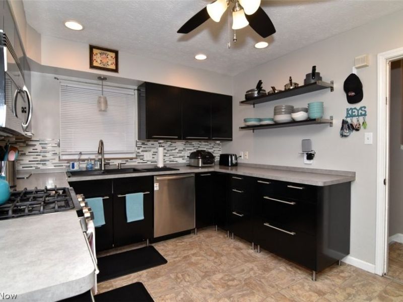 4319 W 56th Street, Cleveland, OH 44144 Photo 5