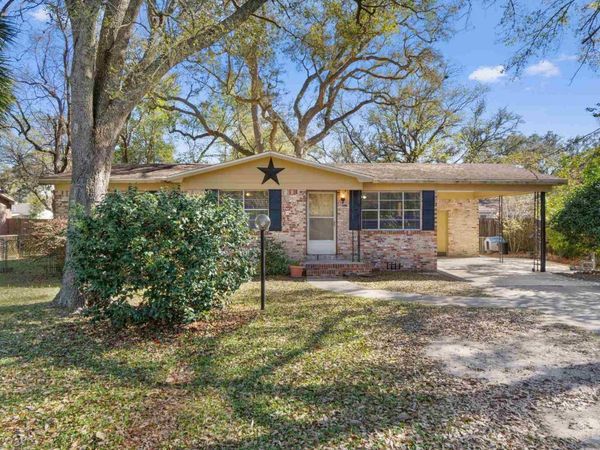 1811 Dewrell Sq, Pensacola, FL 32504