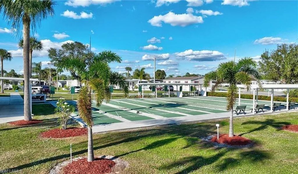 216 Captains Walk, North Fort Myers, FL 33917 Photo