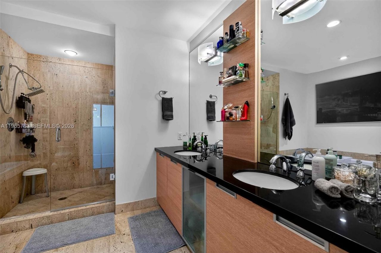 7901 S Hispanola Ave , Unit 1008, North Bay Village, FL 33141 Photo