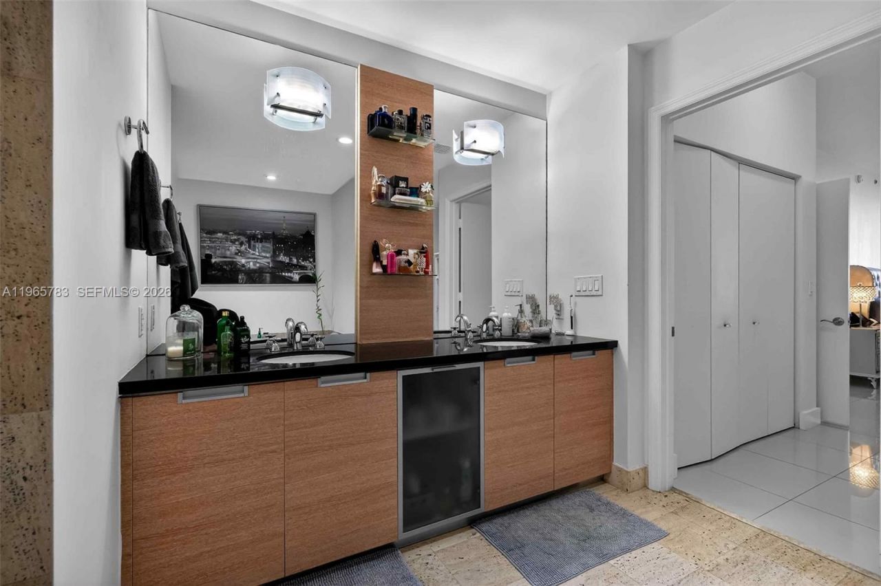 7901 S Hispanola Ave , Unit 1008, North Bay Village, FL 33141 Photo