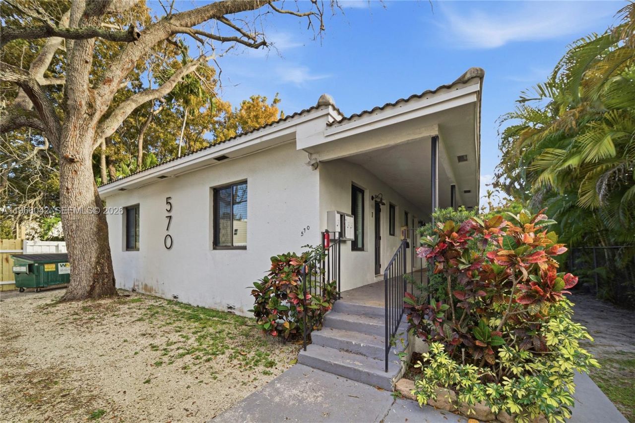 570 NE 69th St , Unit 1, Miami, FL 33138 Photo