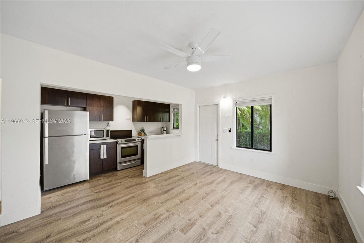 570 NE 69th St , Unit 1, Miami, FL 33138 Photo