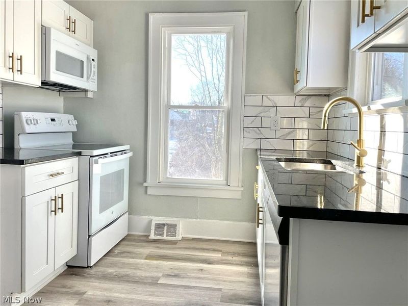 636 Buena Vista Boulevard, Steubenville, OH 43952 Photo 7