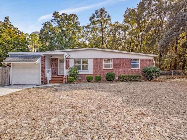 6589 Cedar St, Milton, FL 32570