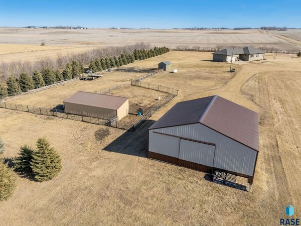 45446 258th St, Montrose, SD 57048