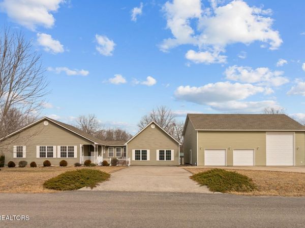 813 Clear Creek Pkwy, Clarkrange, TN 38553