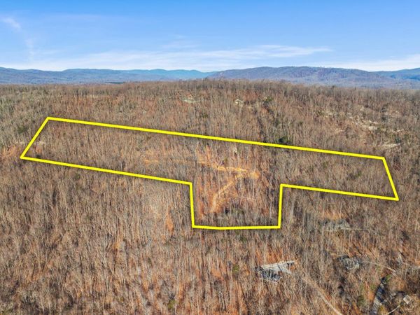 Hilltop Drive, Jacksboro, TN 37757