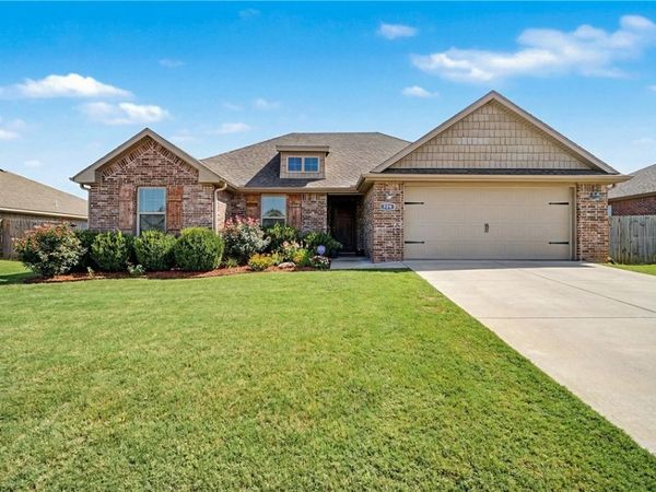 729 NW 64th Avenue , Bentonville, AR 72713