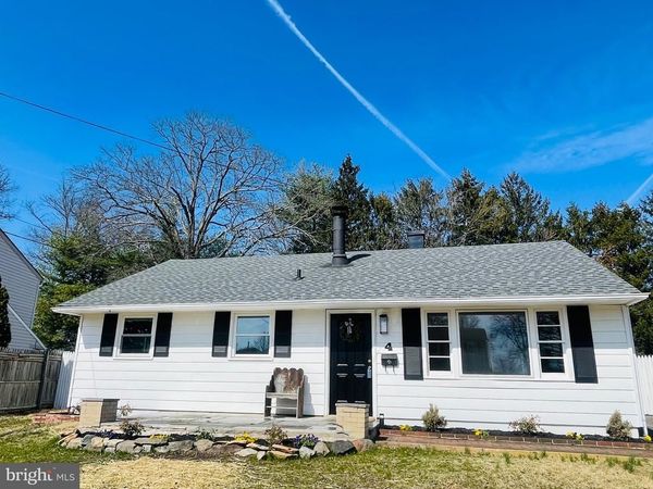 4 WALNUT CIRCLE N, WEST BERLIN, NJ 08091